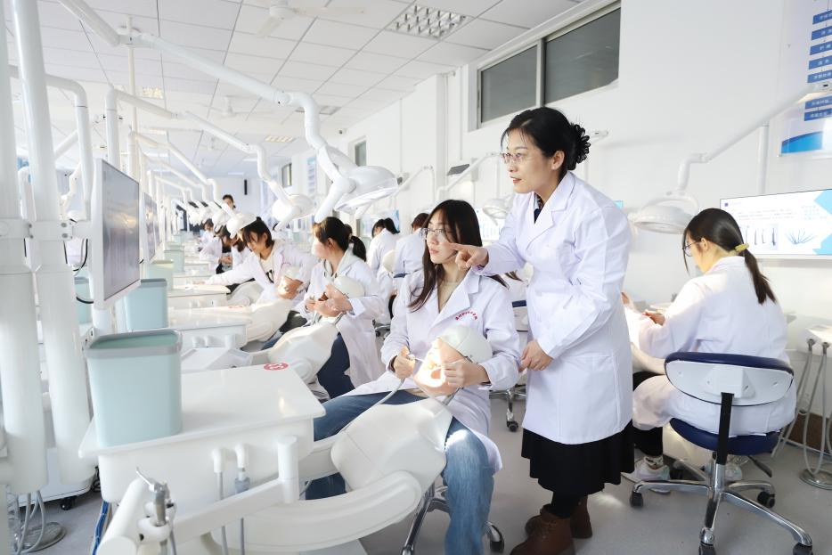 潍坊护理职业学院：产教深度融合 闯出康养职教“潍护路径”