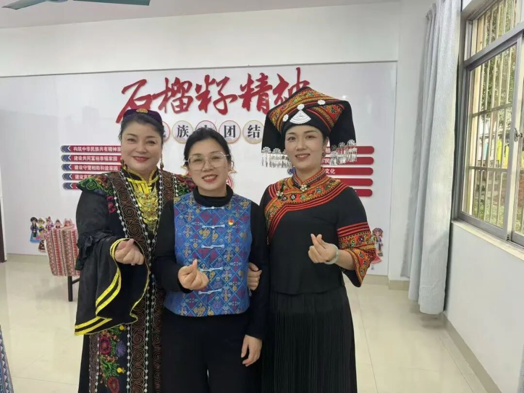 新疆伊犁大姐在广西20余年:从摆摊卖葡萄干到开新疆餐厅,用一盘大盘鸡煮出民族团结情