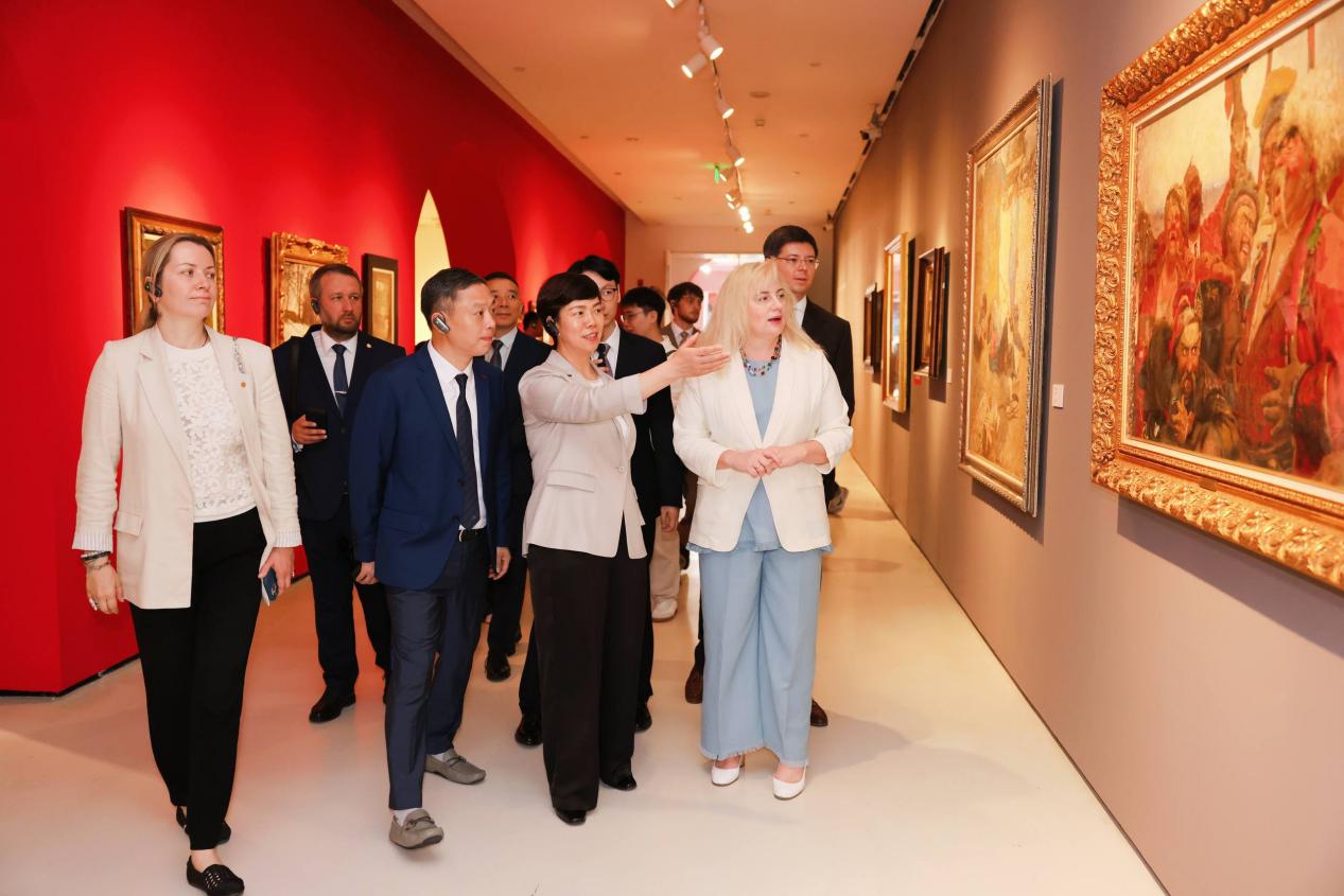 “丝路艺桥”中俄教育年艺术交流系列活动启幕，两大展览惊艳亮相