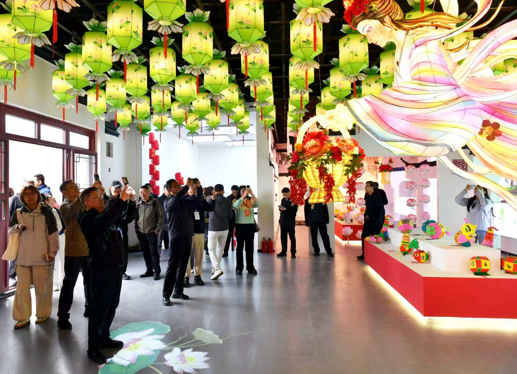 黄土塬，如此斑斓多彩?——“数智红土·福地庆阳”全国主流媒体庆阳调研行活动走笔