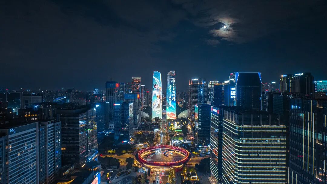 今夜的成都高新,有诗有歌有月光