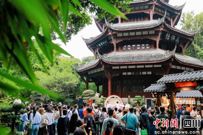 成都青羊：90.93万人次打卡 文旅新场景引爆中秋假期