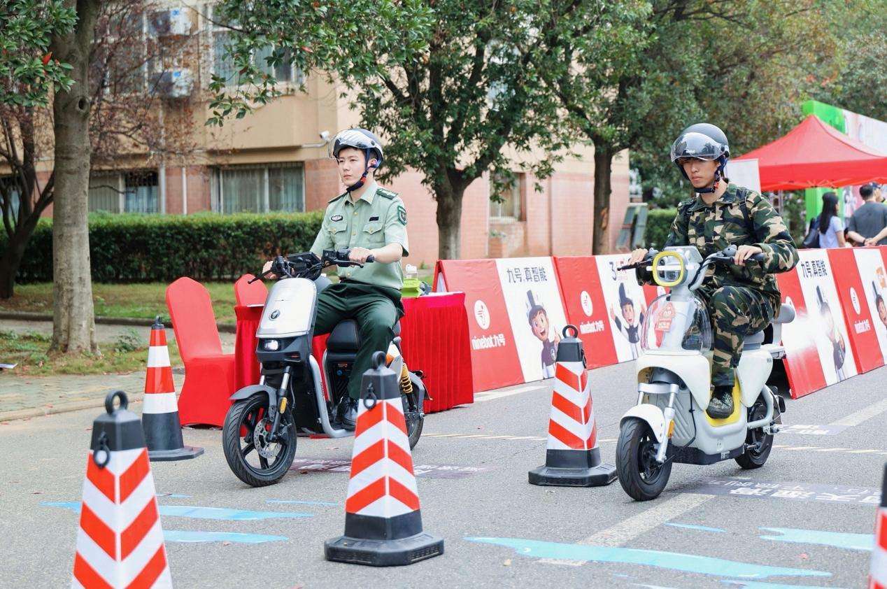 武汉交警把“骑行驾考”搬进大学校园 微信图片_20260920175950_125_22