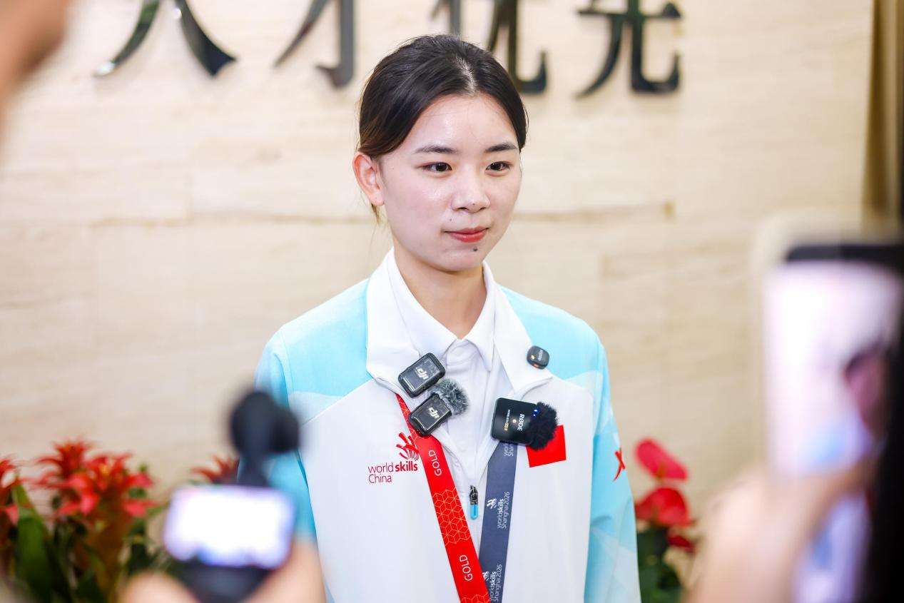 湖北一选手斩获口腔修复工艺技术赛项金牌 IMG_256