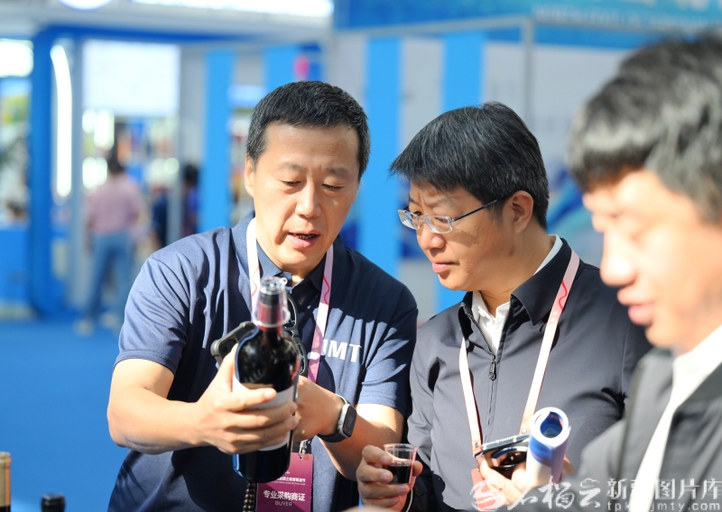 “葡萄美酒醉新疆” 2026新疆丝绸之路葡萄酒节在昌吉启幕