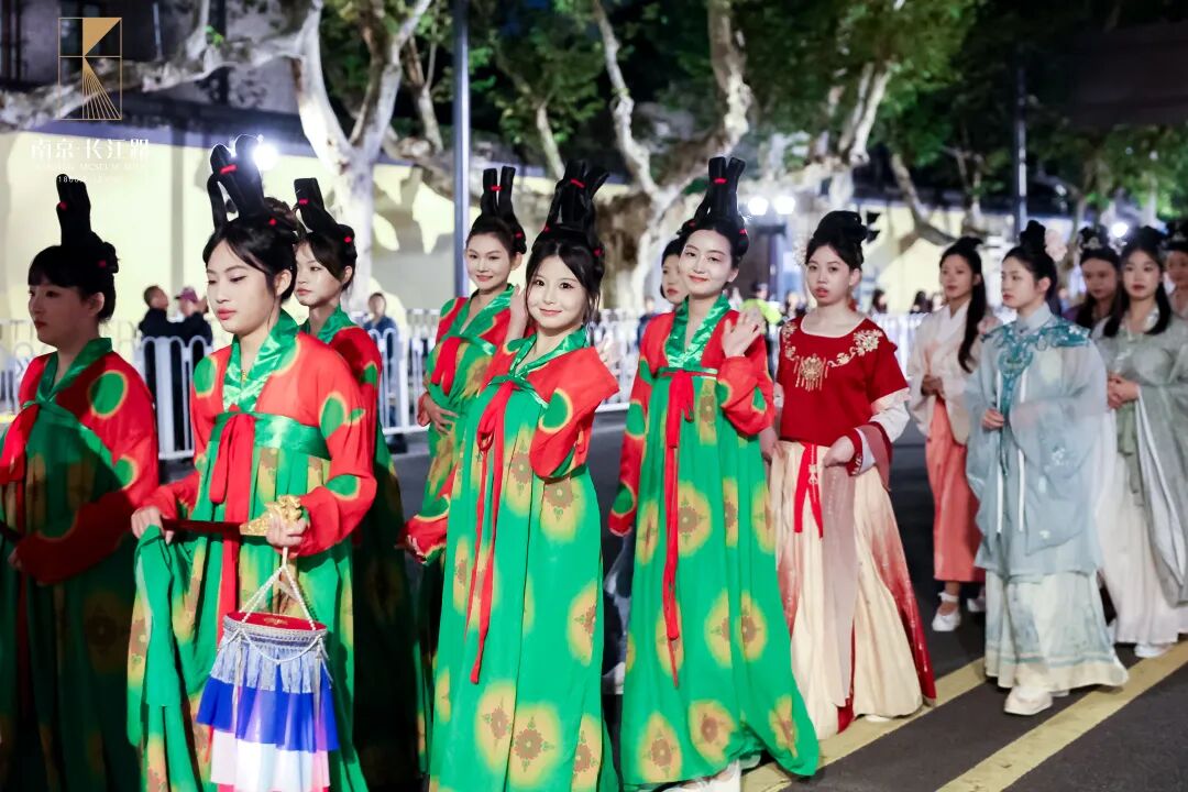 长江路文博街区正式开街,无界畅玩!