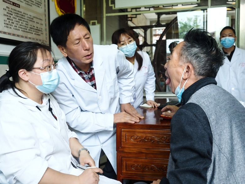 三峡医专退休教授杨德全：扎根基层医教四十九载，甘做中医“守门人”