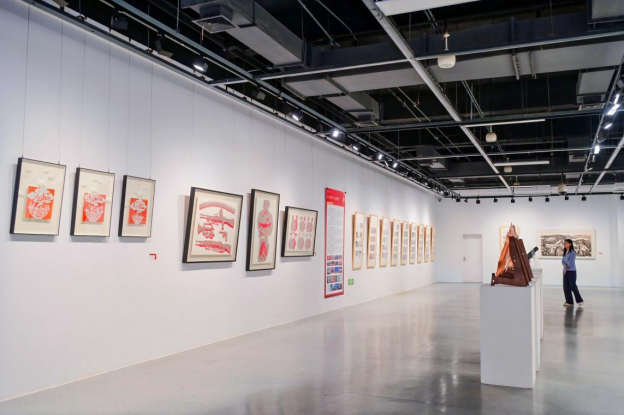 “弘美铸魂 艺心向党”西安美术学院首届主题作品展开幕