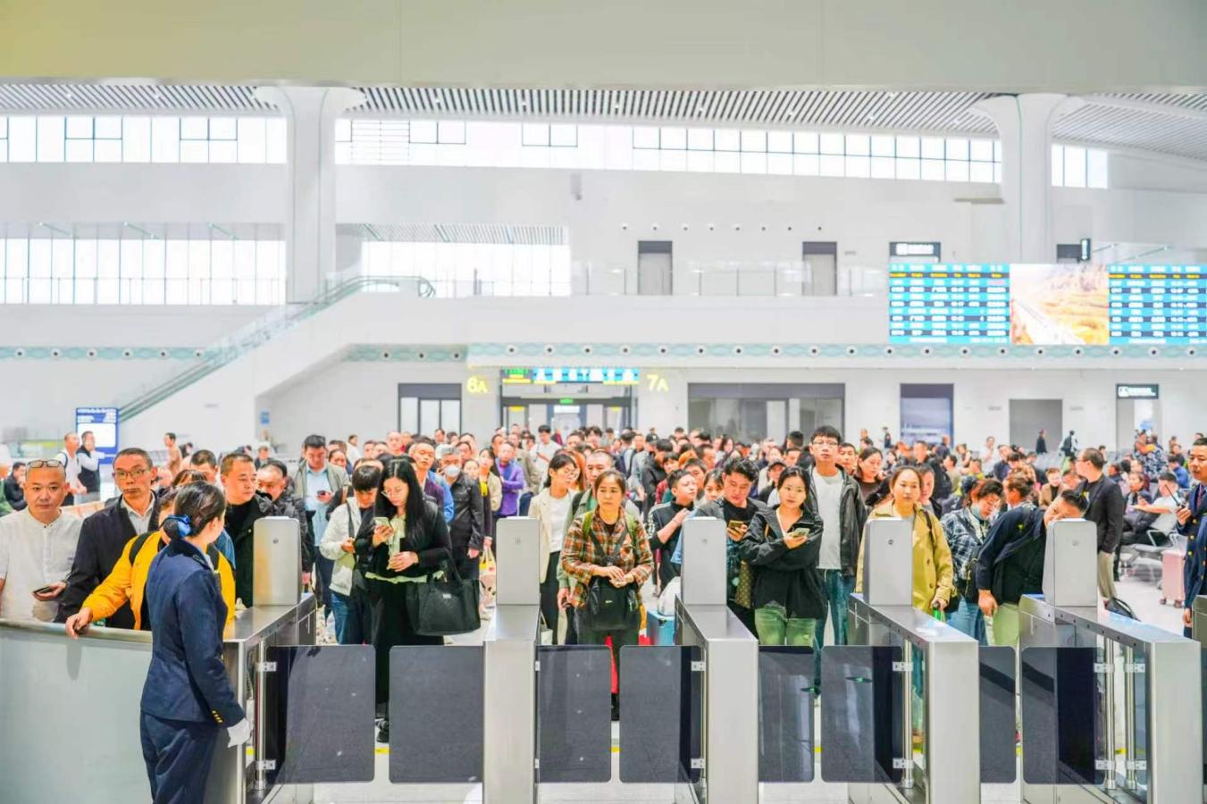 焕新启航！遂宁站北站房10月11日正式投用