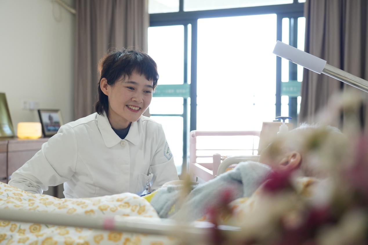 护银先锋 山城榜样｜叶昕：十年温柔坚守，把青春献给银发老人