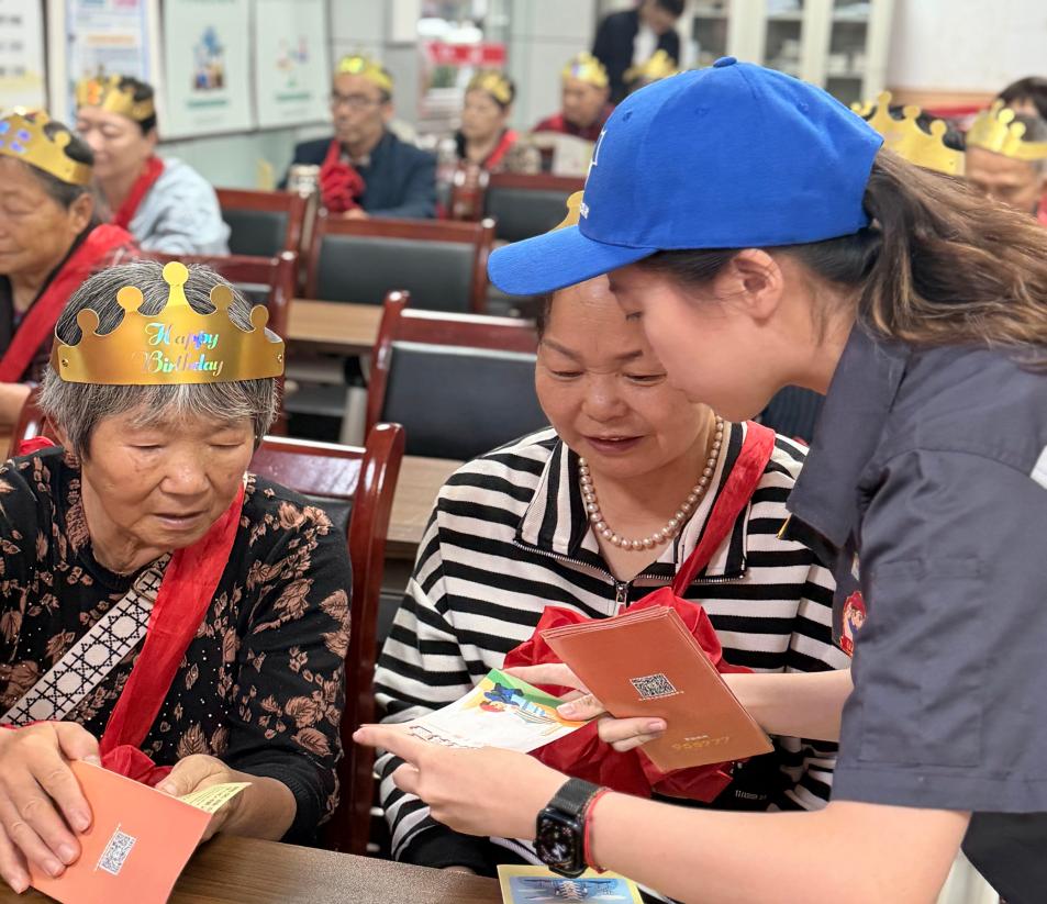 重庆燃气“红岩燃小兵”开展重阳节主题志愿服务 守护老年群体居家用气安全