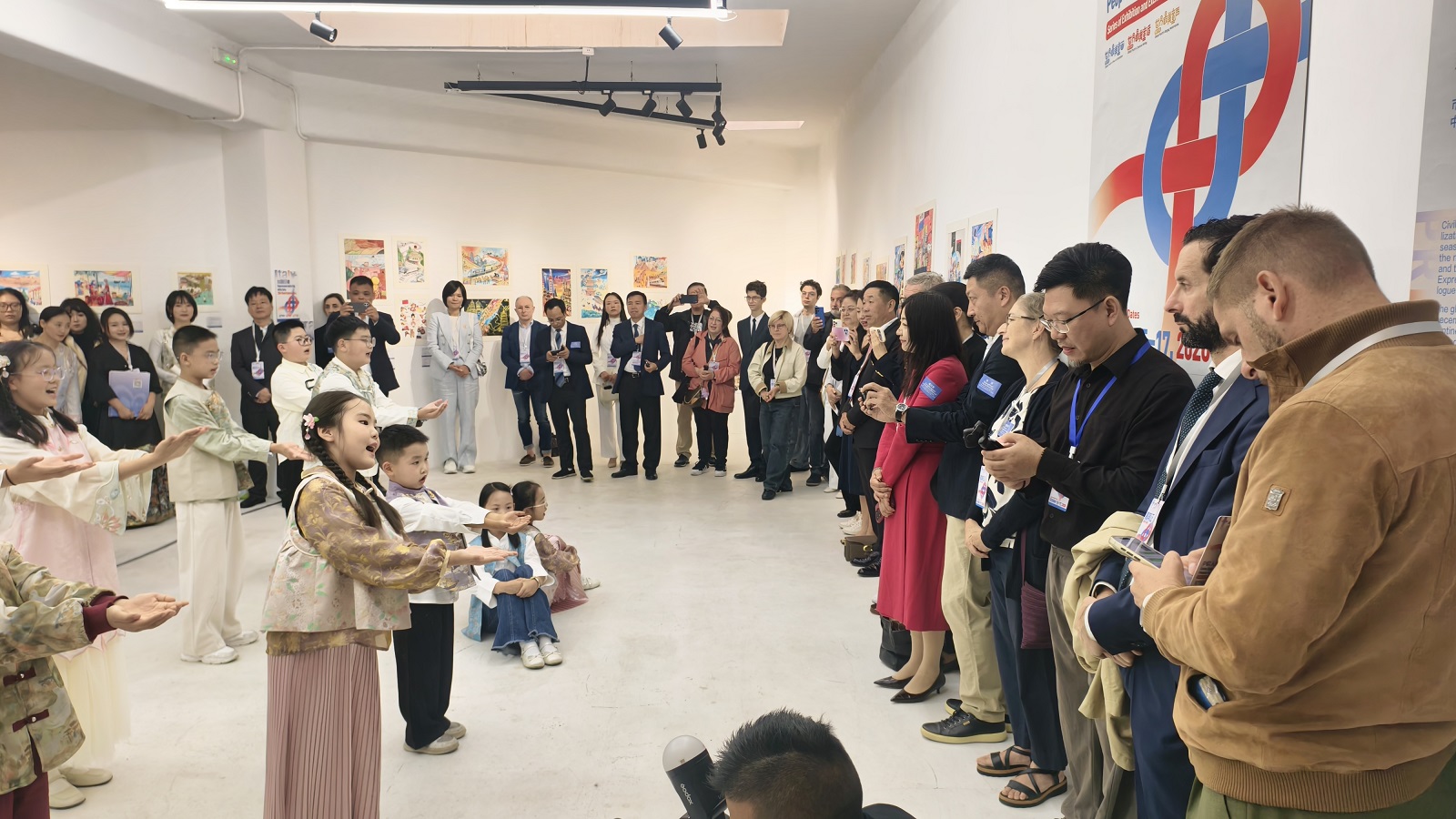 “中欧人文班列”全球巡展意大利站开幕 以美育搭建中欧文明对话桥梁