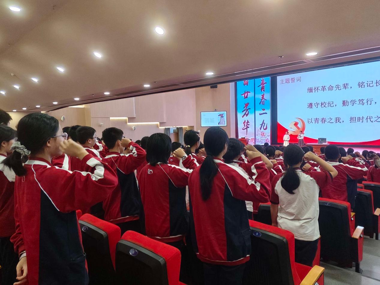 重庆银龄志愿者讲述红军故事 让长征精神浸润青少年心田