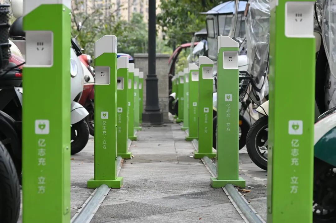 重庆高新区：把安全宣传装进共享单车“开锁”瞬间