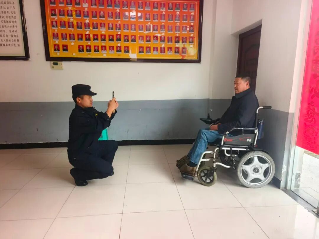 平安重庆看得见｜重庆城口：民警上门办理身份证 破解高龄老人“换证难”