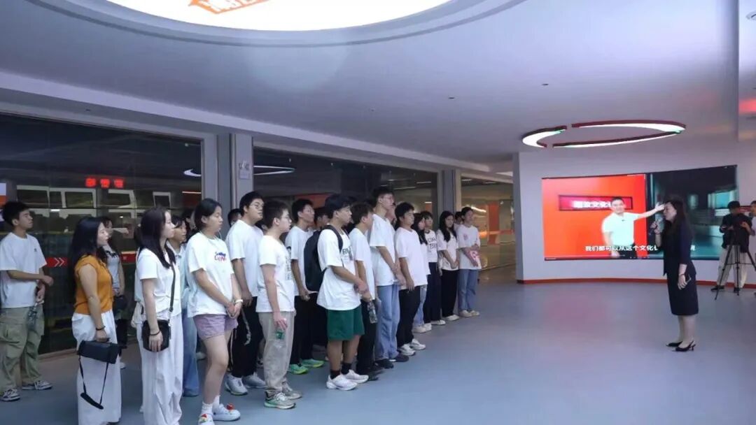 听故事的人成了讲故事的人
