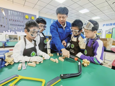 “工业思政课”盘活柳州育人资源