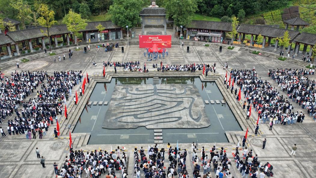 徒步10公里，重庆长寿这群师生用脚步丈量“行走的思政课”