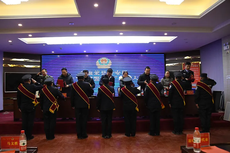青海省曲麻莱县公安局召开大会庆祝2021年首届“中国人民警察节”