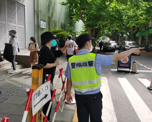 端午上海徐汇滨江客流超8万人次，警方开展巡逻疏导