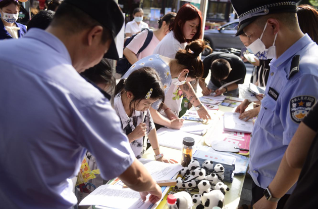 成都高新区探索娱乐场所禁毒阵地建设新模式