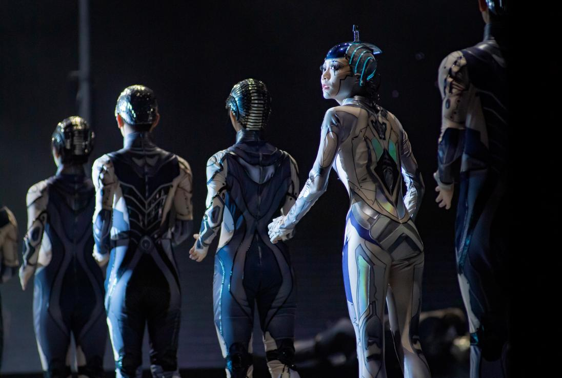 深圳原创当代舞剧《深AI你》试演 以艺术透镜眺望人类与AI新场景
