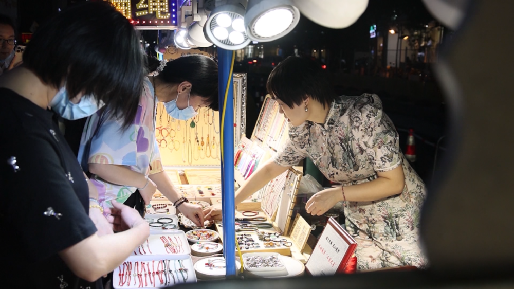 夜市摊位点亮我的生活——杭州武林夜市摊主走访记