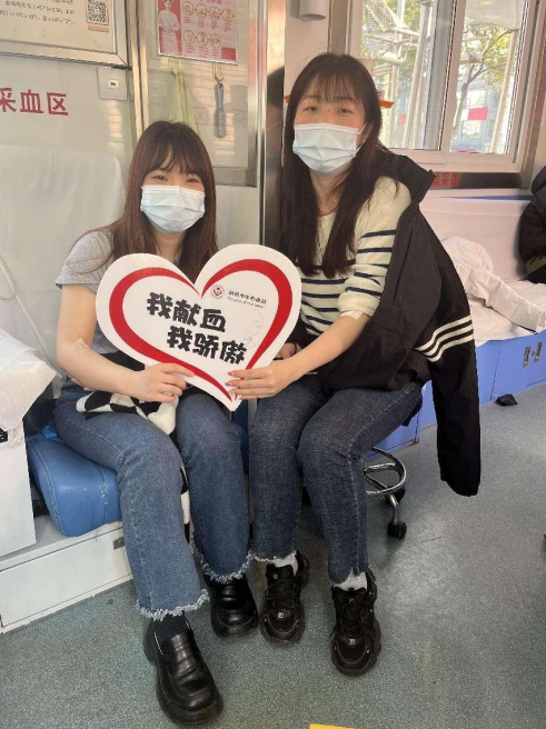 “爱心接力·热血暖情”江苏扬州税务部门无偿献血在行动