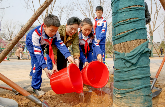 第39个首都义务植树日：北京157万人次参与义务植树