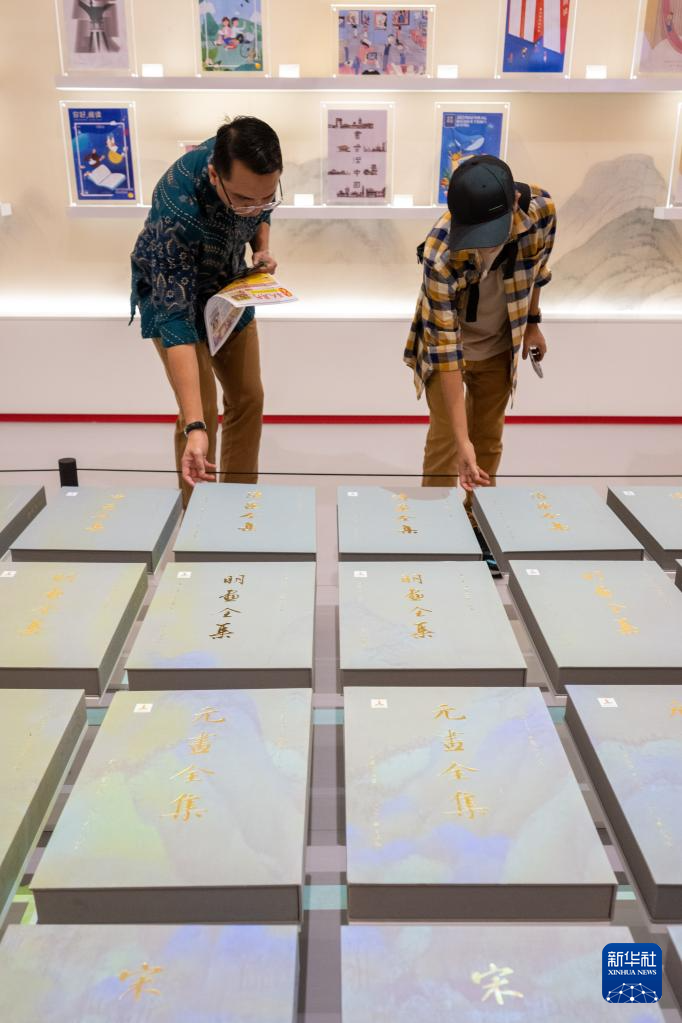 “震撼人心”“利在千秋”——“中国历代绘画大系”在吉隆坡国际书展亮相