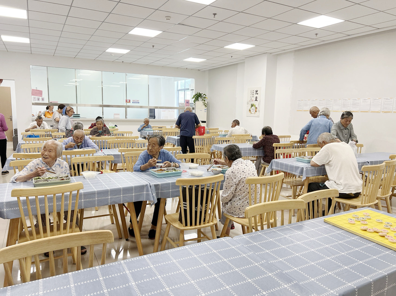 苏州相城：慈善基金托起老年人幸福餐盘