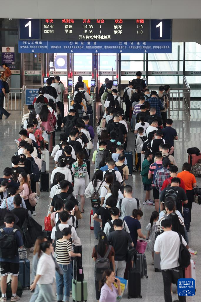 厦门：中秋国庆假期客流量同比增近六成