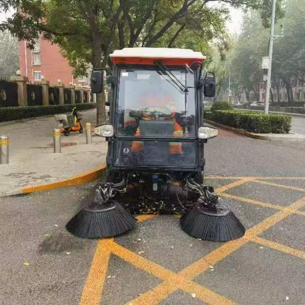 环雅丽都公司全力抑尘打造“清洁城市”