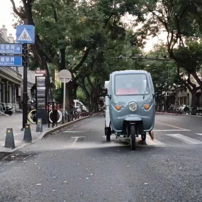 环雅丽都公司全力抑尘打造“清洁城市”