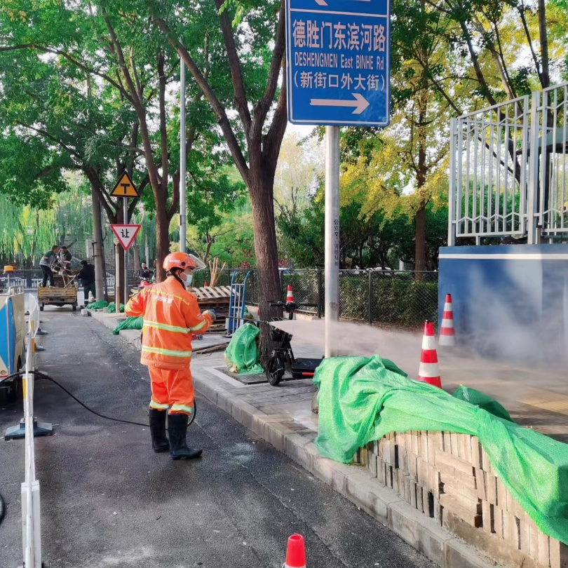 环雅丽都公司全力抑尘打造“清洁城市”