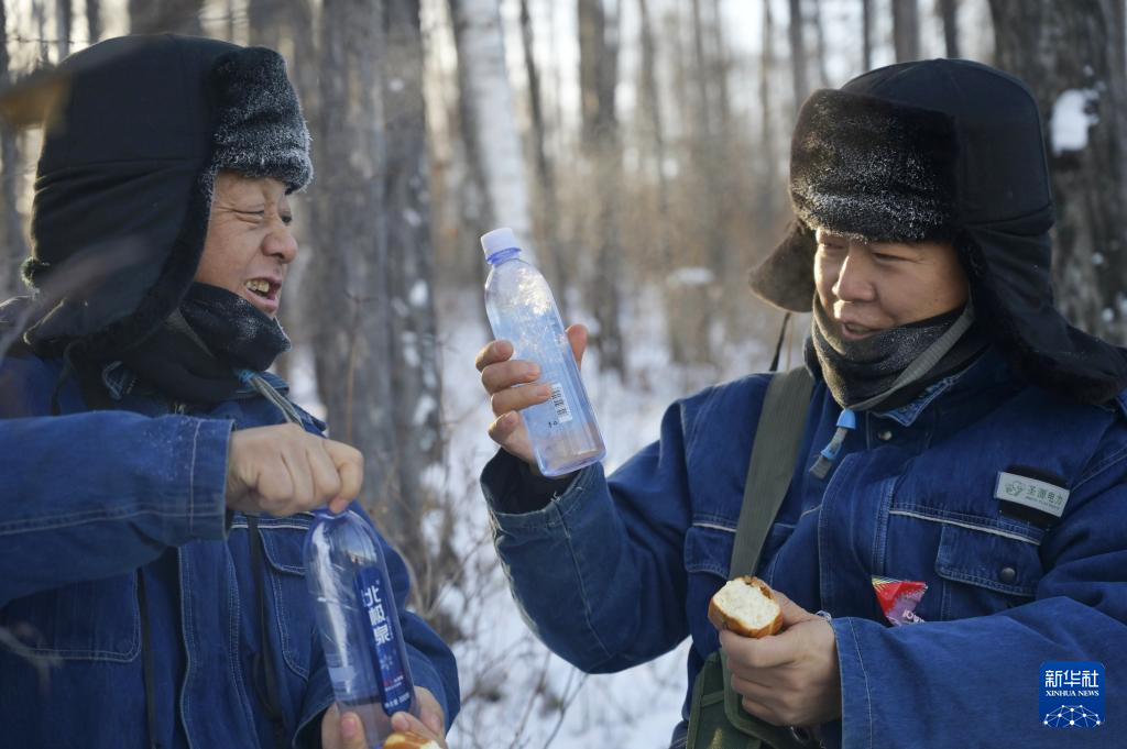 饮冰卧雪 扎根中国最北角的极寒作业者