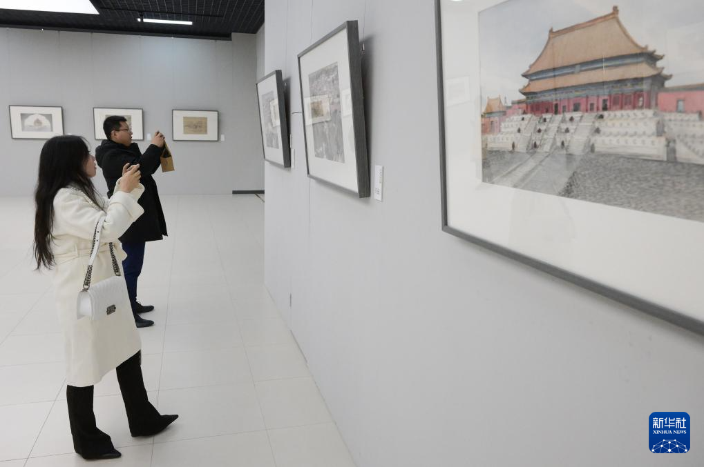 “中国画 画文物——2023北京中轴线主题写生作品展”在京举办