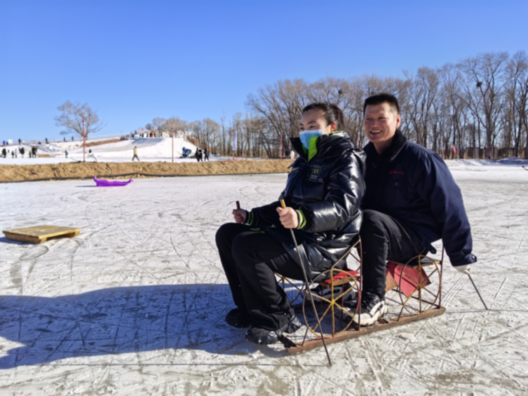 内蒙古鄂尔多斯市鄂托克旗棋盘井镇冰雪乐园开园