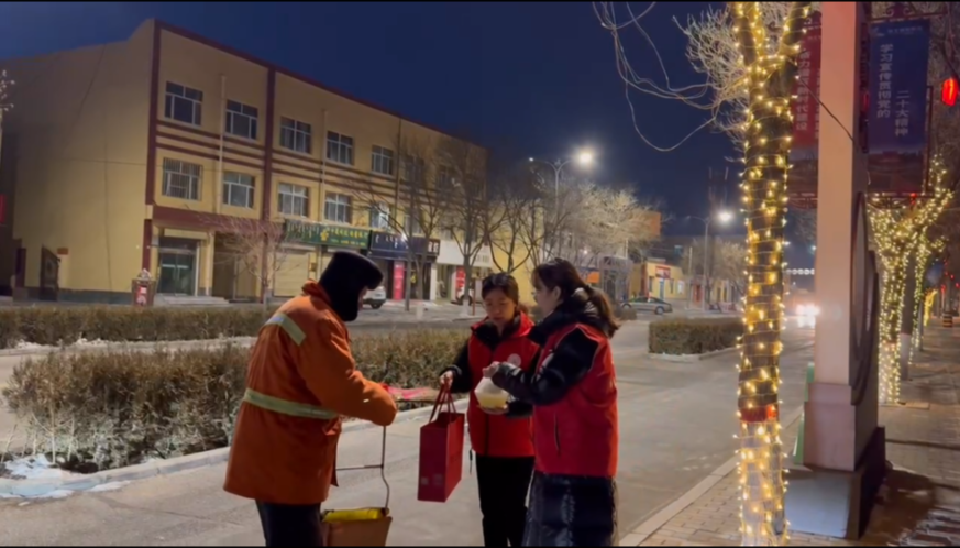 内蒙古鄂尔多斯市鄂托克旗：“文明实践进万家 欢欢喜喜过大年”志愿服务活动走进基层一线