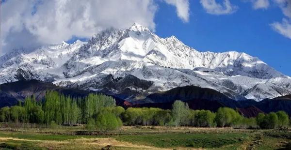 到新疆阿克苏，看托木尔峰的十大理由！