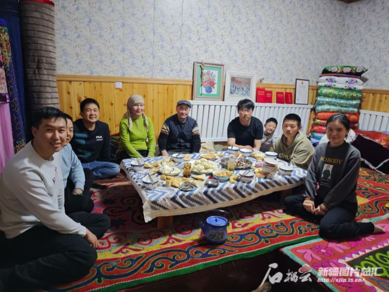 新疆好故事｜76户村民和560名暴雪滞留旅客