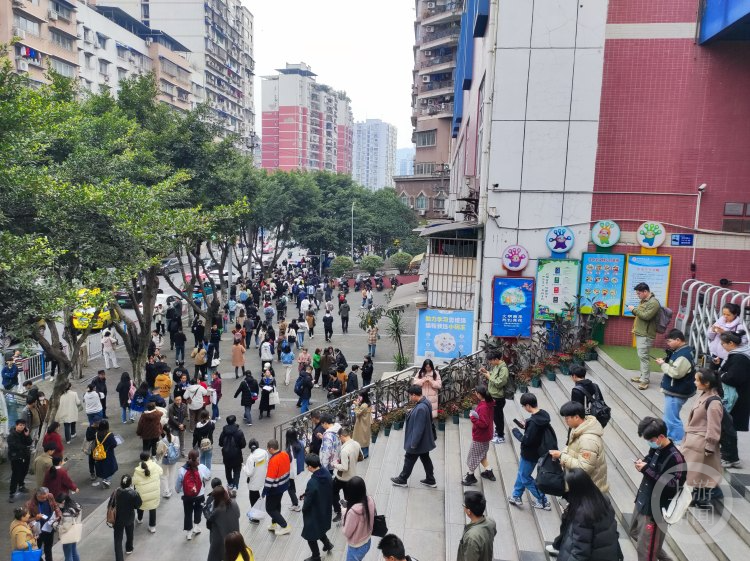 重庆2024公务员考试笔试今日开考 513人争一个岗位