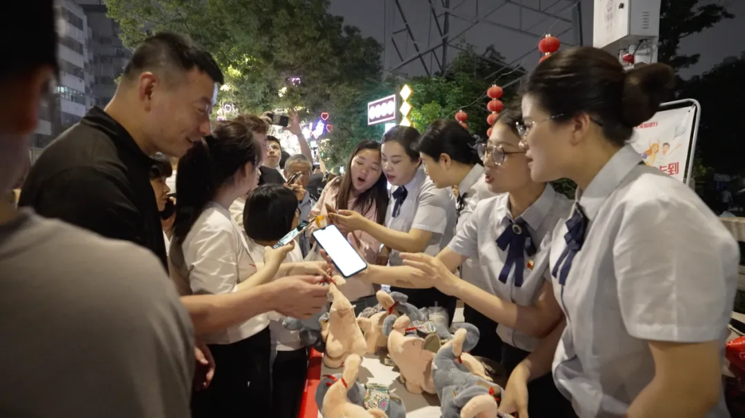 福州：打造“智慧夜市平台” 助燃坊间烟火