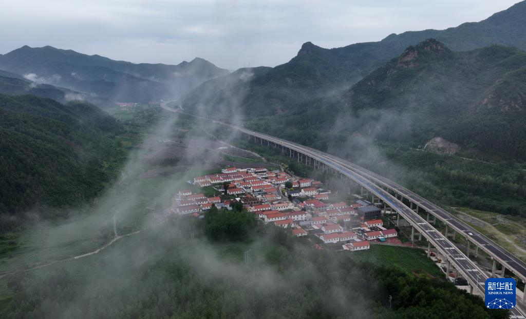 飞阅中国丨河北隆化：茅荆坝雾霭山岚如画