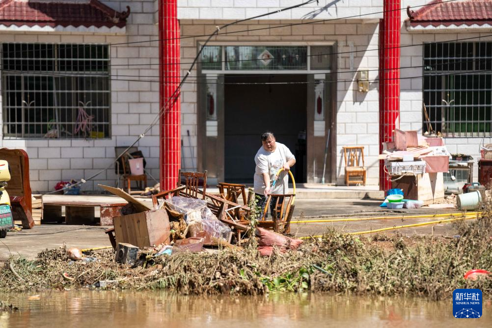 聚焦防汛抗洪｜湖南湘潭：清淤除障 恢复家园