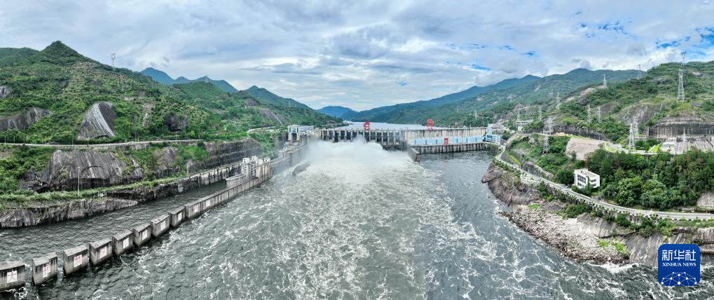 福建水口水电站开启今年第六次泄洪