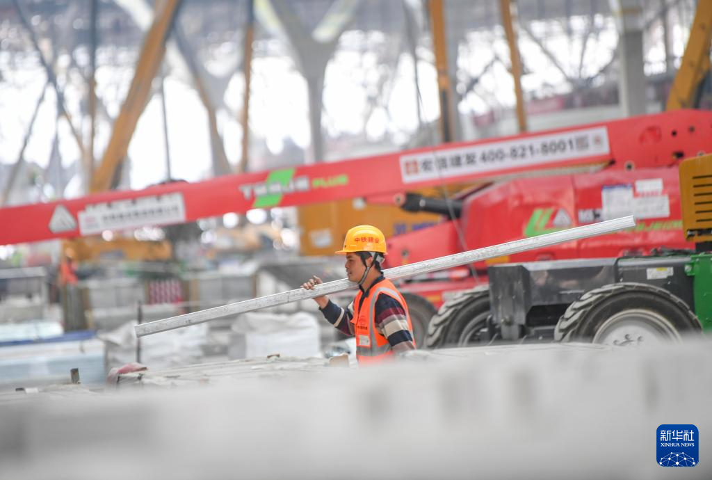 西部地区最大高铁枢纽站建设正酣