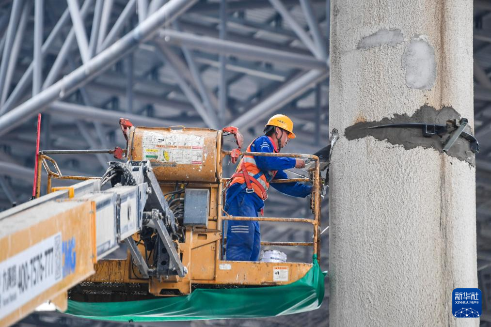 西部地区最大高铁枢纽站建设正酣