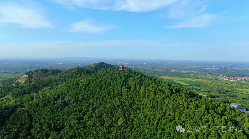 北有浮来山，南有佛来山