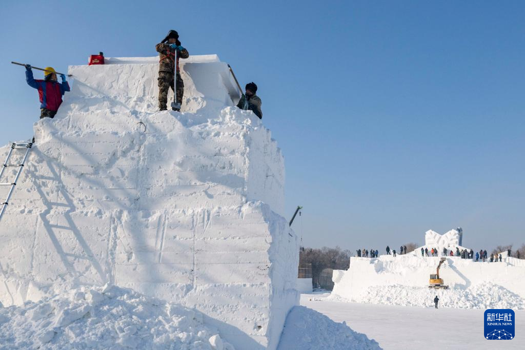 哈尔滨太阳岛雪博会雪建工作持续推进